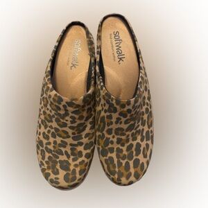 Women’s clogs